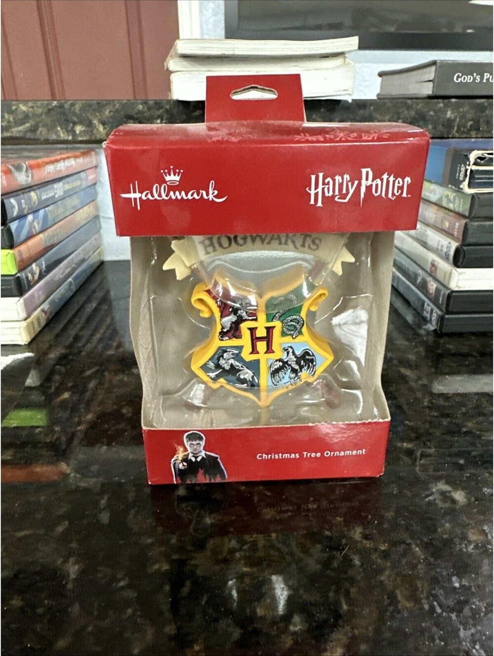 Hallmark Christmas Tree Holiday Ornament Harry Potter Hogwarts 2018 Crest